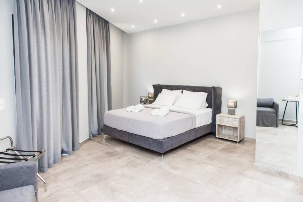 E Spacious Cornered Brand New Studio Apartment E Atena Exterior foto